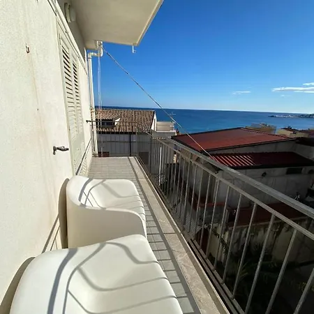 Nick & Santo's Homes Bed and Breakfast