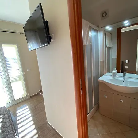 Nick & Santo's Homes Bed and Breakfast